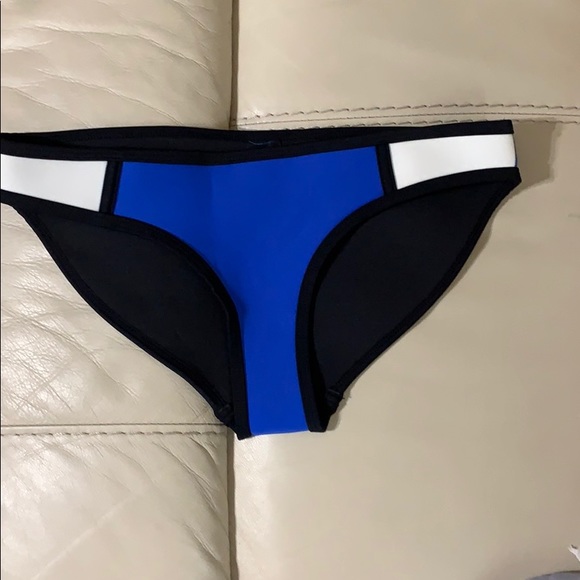 Triangle Swimwear - Picture 2 of 4